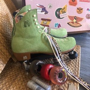 Make an offer! Moxi Lolly Skates size 8